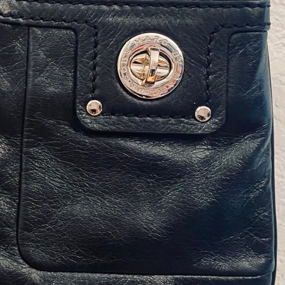 MARC BY MARC JACOBS Vintage Leather Y2K Crossbody Bag - Picture 7 of 8